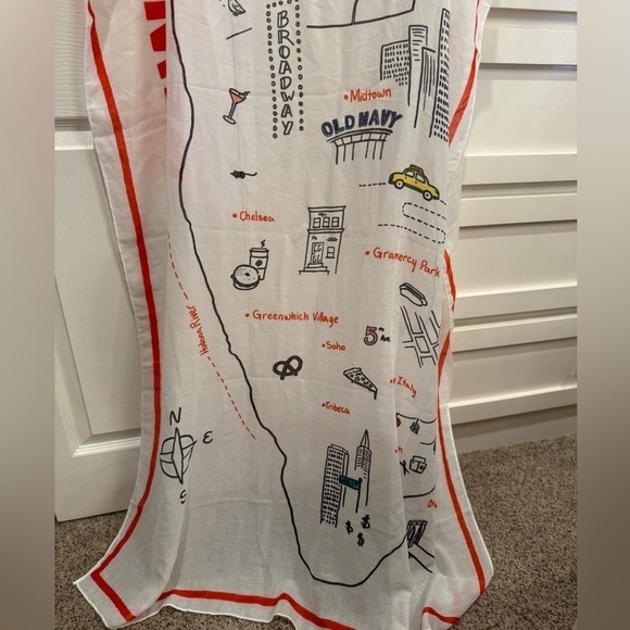 Large New York scarf in vibrant colors - Picture 4 of 7